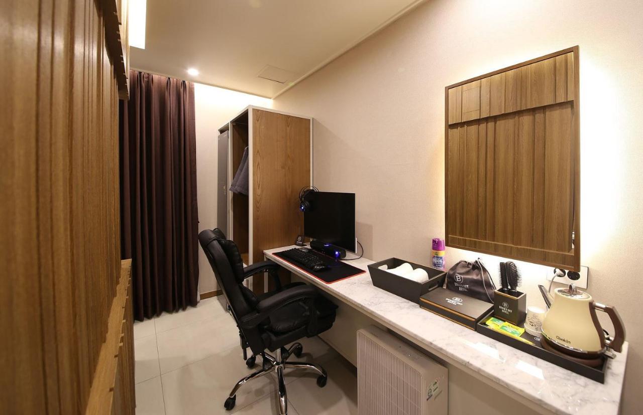Brown Dot Hotel Sinan Gwangju Metropolitan City Екстер'єр фото