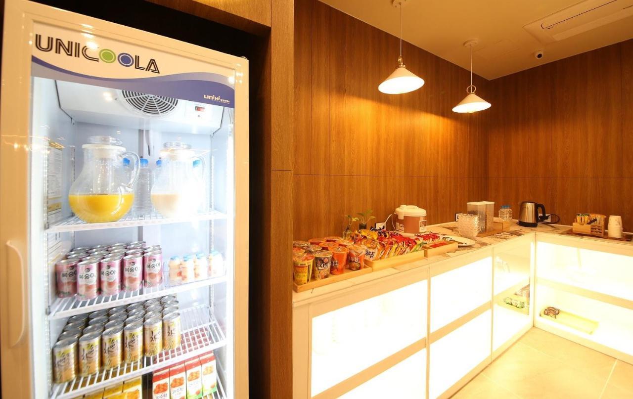 Brown Dot Hotel Sinan Gwangju Metropolitan City Екстер'єр фото