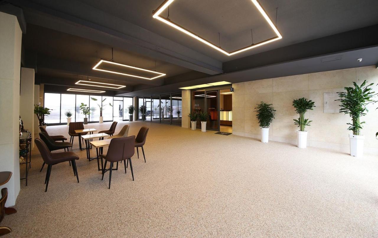 Brown Dot Hotel Sinan Gwangju Metropolitan City Екстер'єр фото