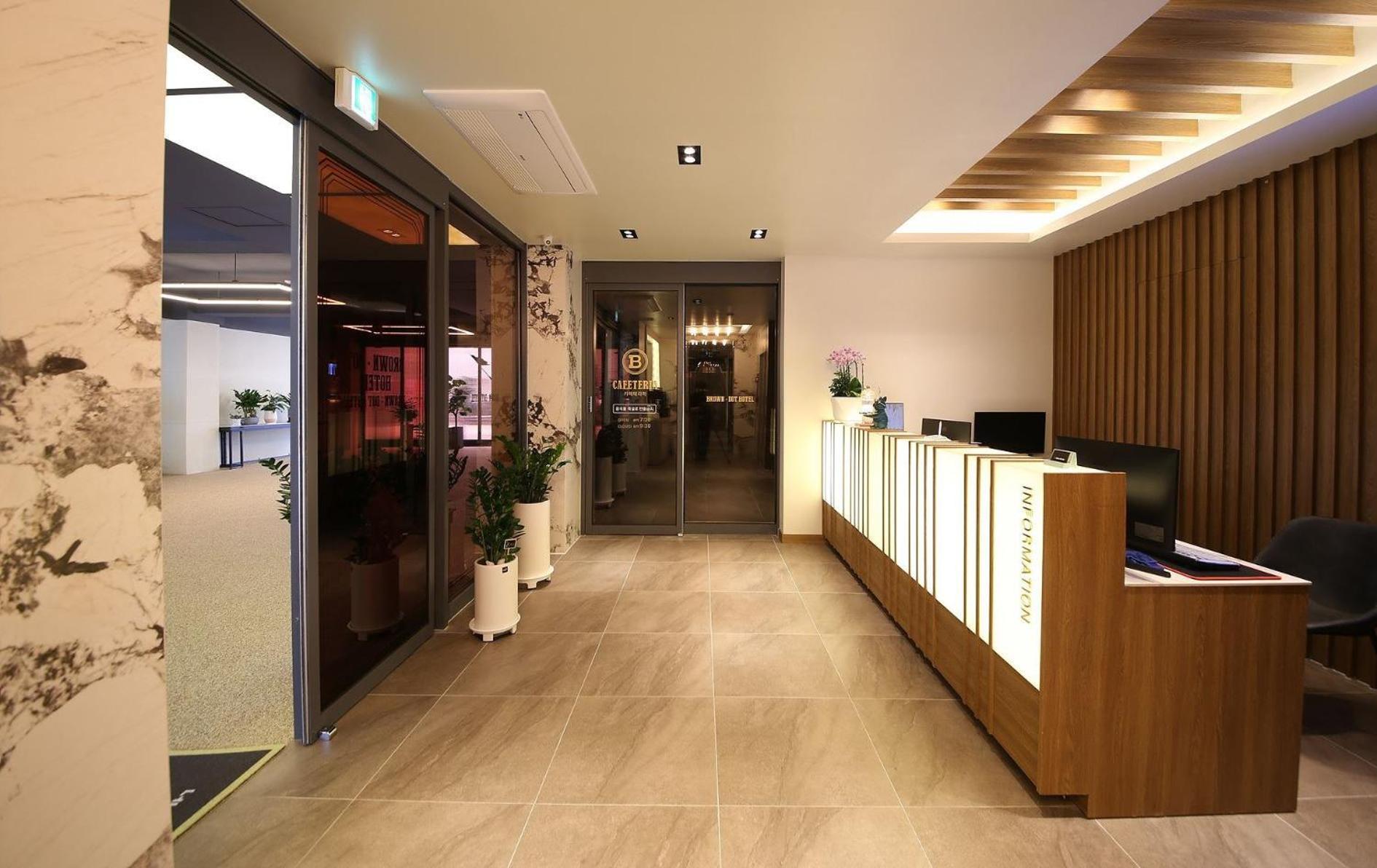 Brown Dot Hotel Sinan Gwangju Metropolitan City Екстер'єр фото