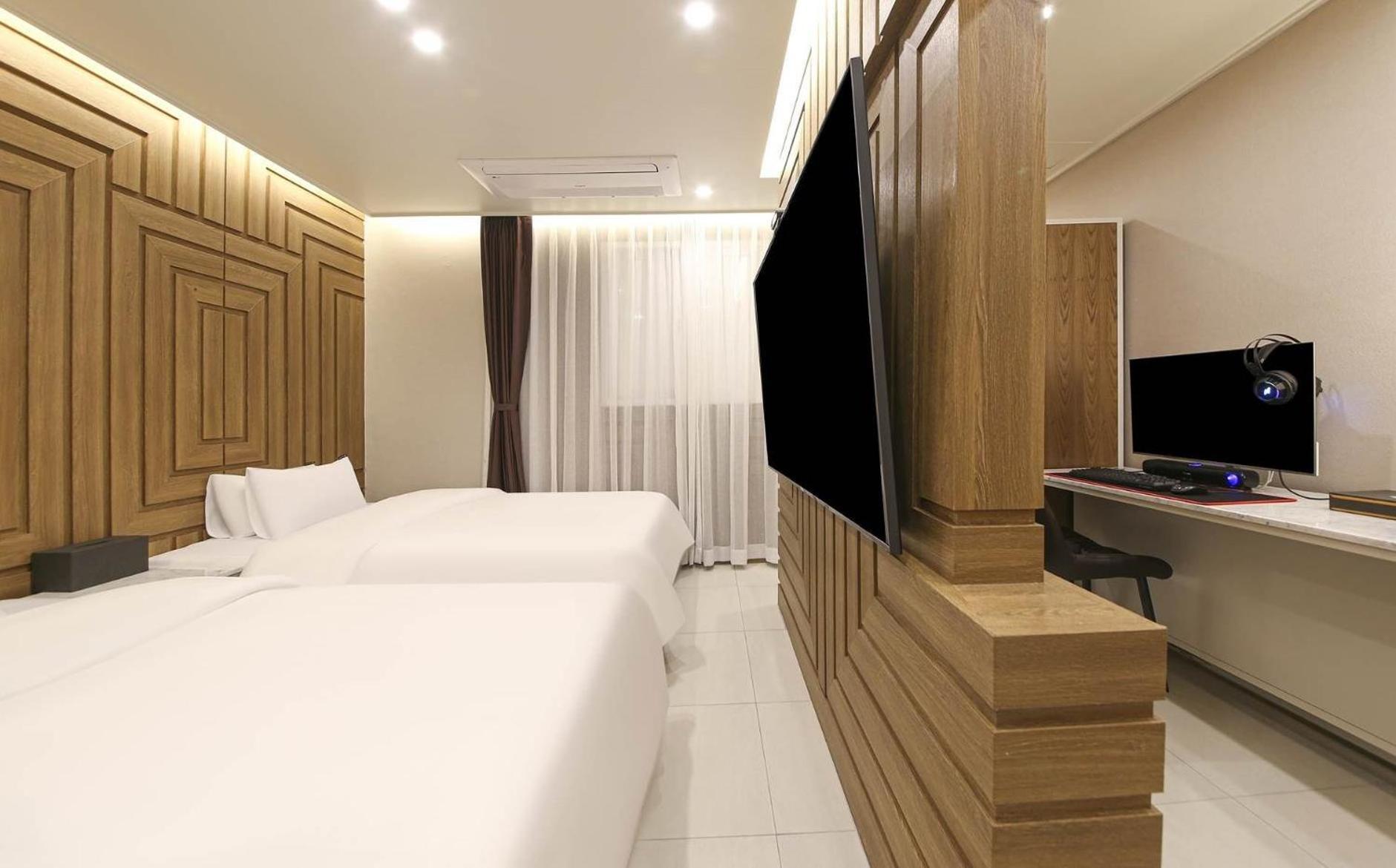 Brown Dot Hotel Sinan Gwangju Metropolitan City Екстер'єр фото