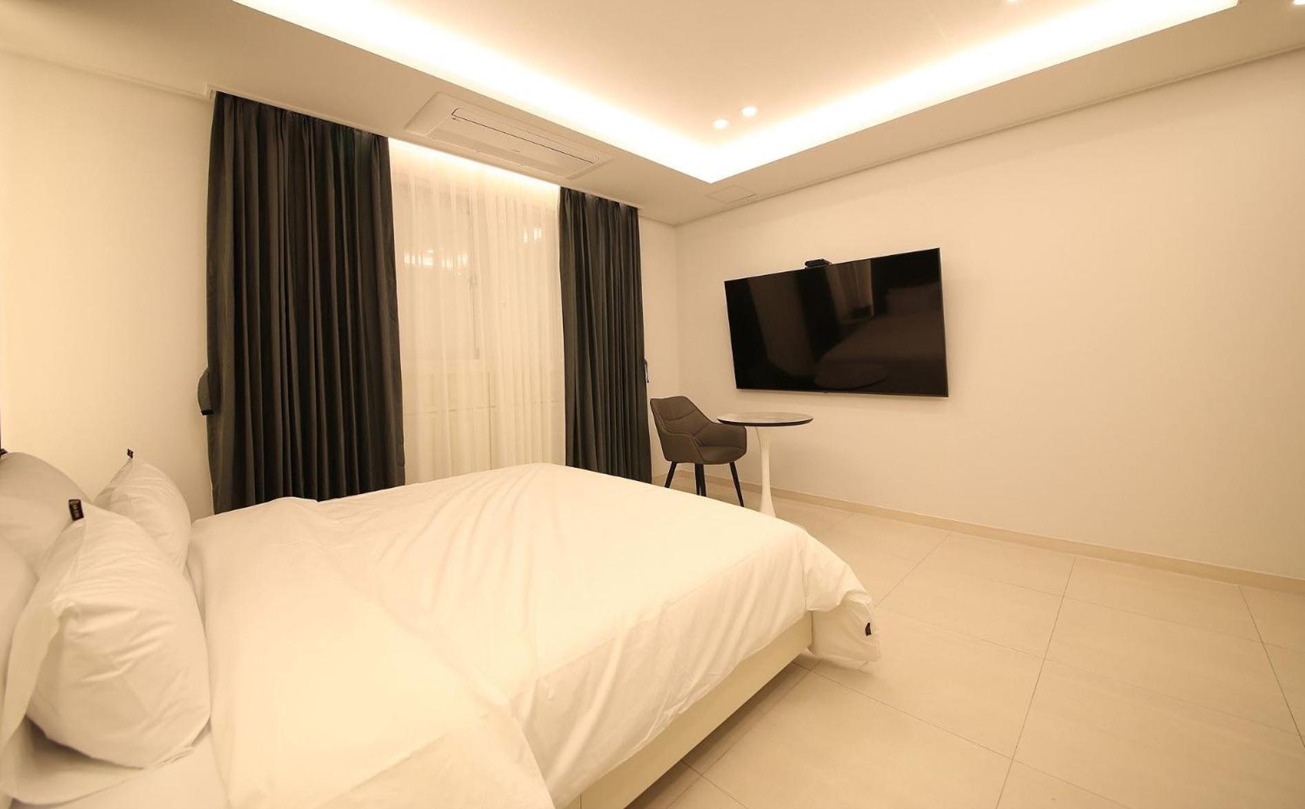 Brown Dot Hotel Sinan Gwangju Metropolitan City Екстер'єр фото