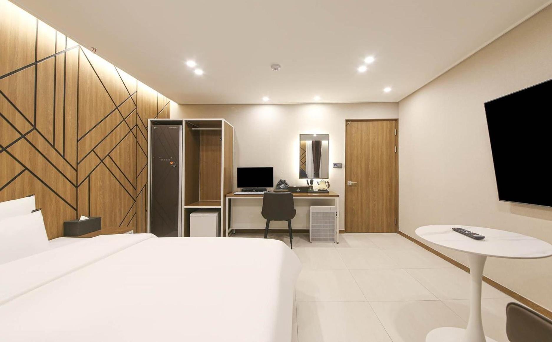 Brown Dot Hotel Sinan Gwangju Metropolitan City Екстер'єр фото