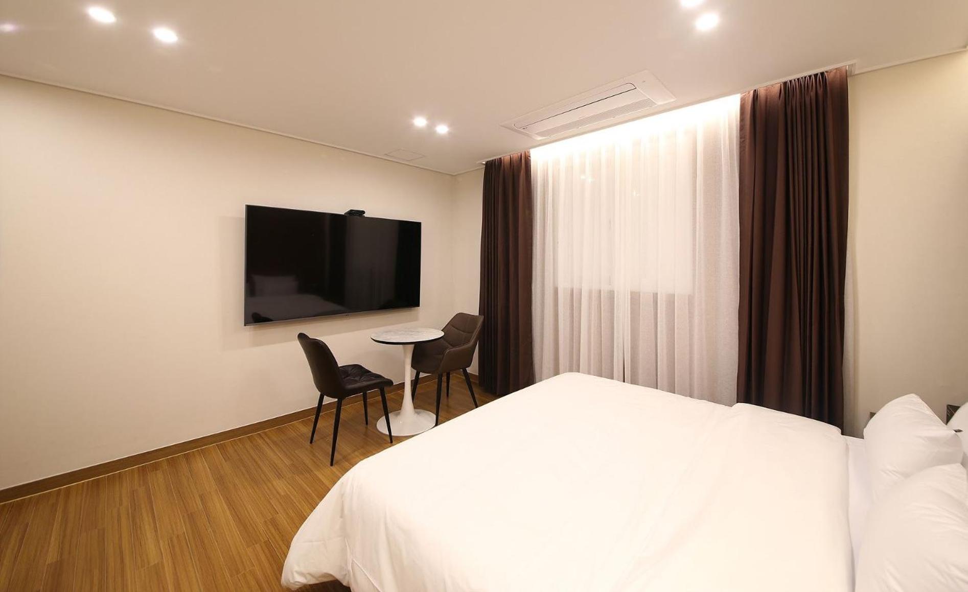 Brown Dot Hotel Sinan Gwangju Metropolitan City Екстер'єр фото
